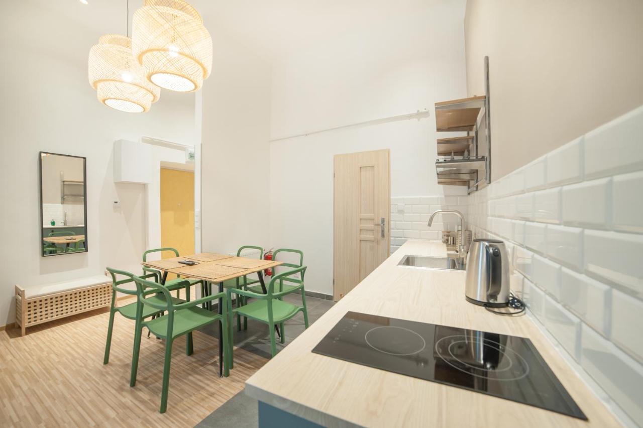 Dizzy Daisy Downtown Apartments Krakow Exterior photo
